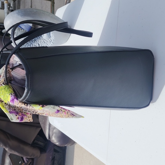 NWT BLACK BETSEY JOHNSON TOTE W/SCARF AND POUCH - Picture 4 of 8